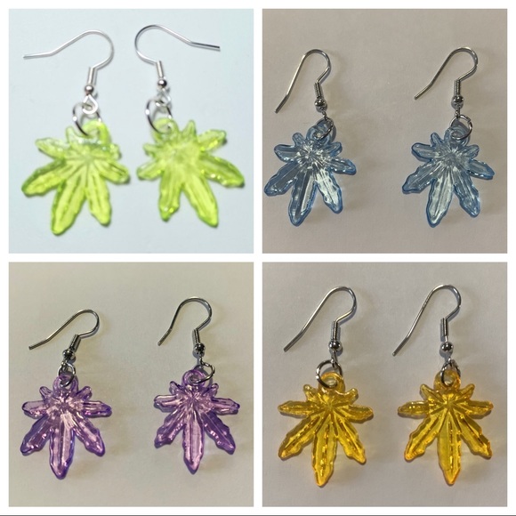 Jewelry - Weed leaf earrings
